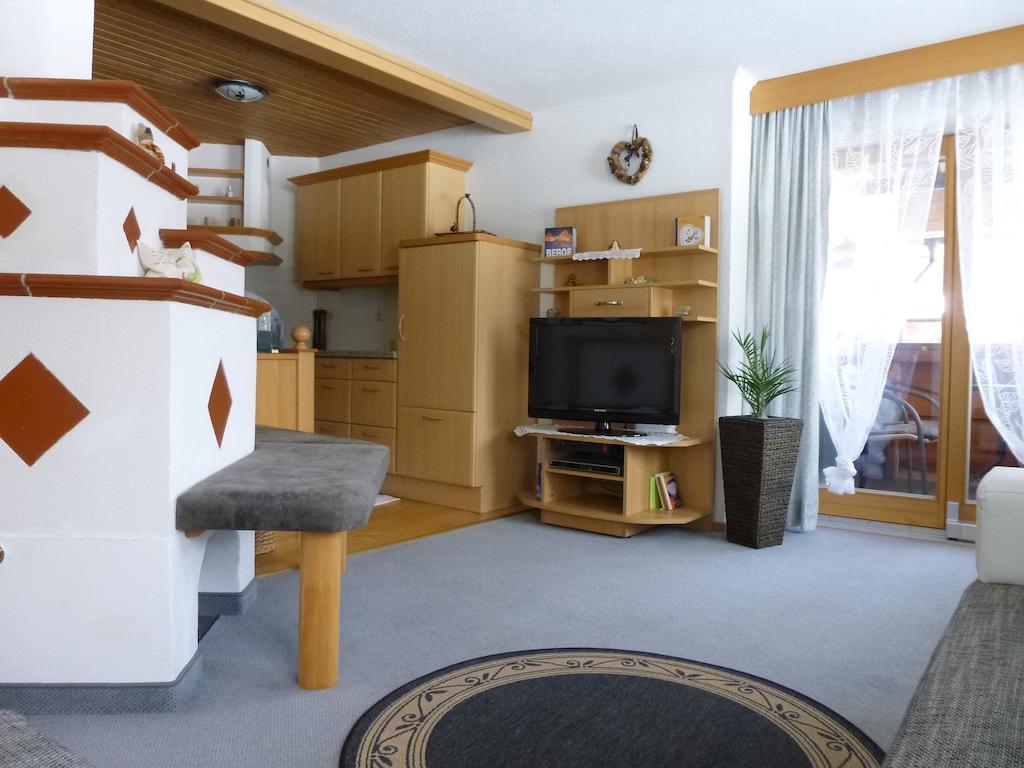 Ferienwohnungen Hauser Waidring Szoba fotó